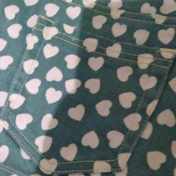 FOREVER 21 heart jean shorts-size 28 EUC - Picture 4 of 6